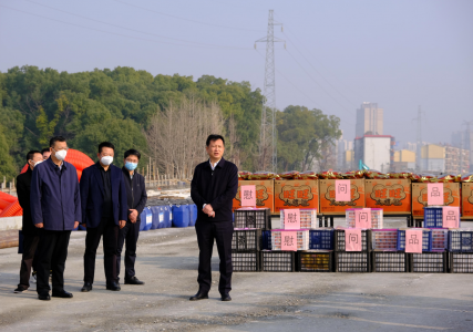 市委常委、副市長肖云走訪慰問丹霞路項目一線工人