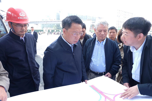南昌市委副書記、市長劉建洋視察洪都大道快速化改造工程