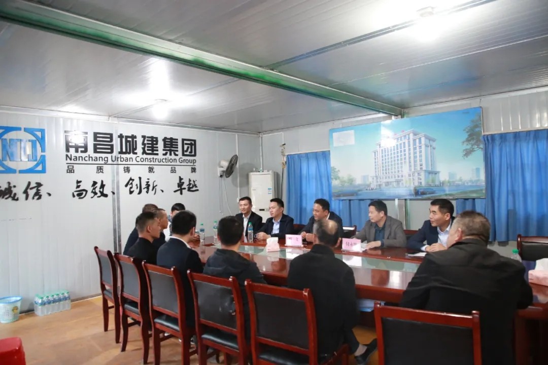 南昌城投集團(tuán)人武部開展傳承軍人精神，做集團(tuán)建設(shè)發(fā)展的“排頭兵”座談會